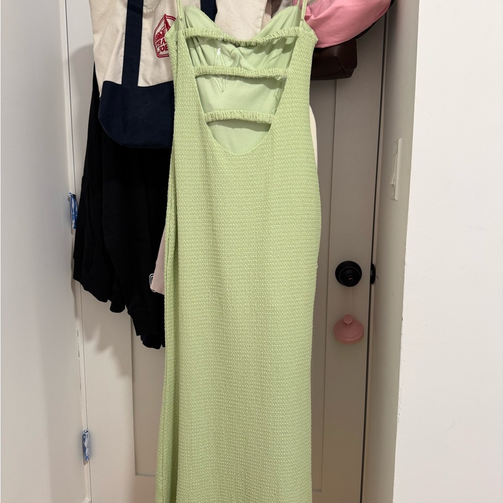 Selfie Leslie Lennox Elastic Back Bodycon dress Sage - Picture 4 of 4